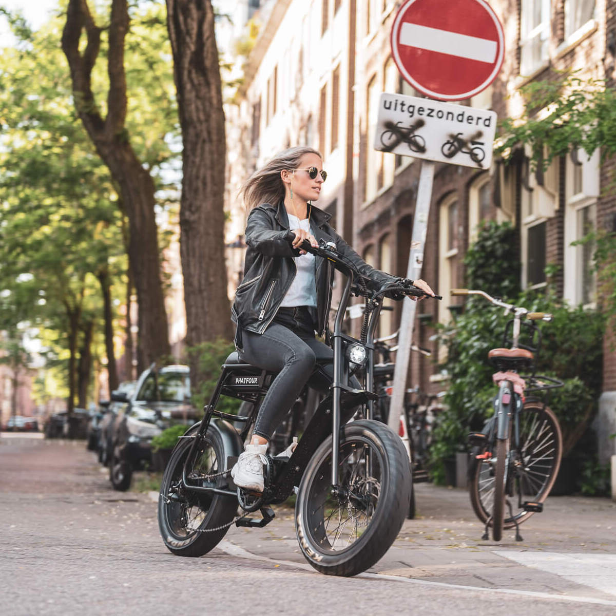 Manify - Phatfour bikes, de vervanger van het blauwe kentekenplaat